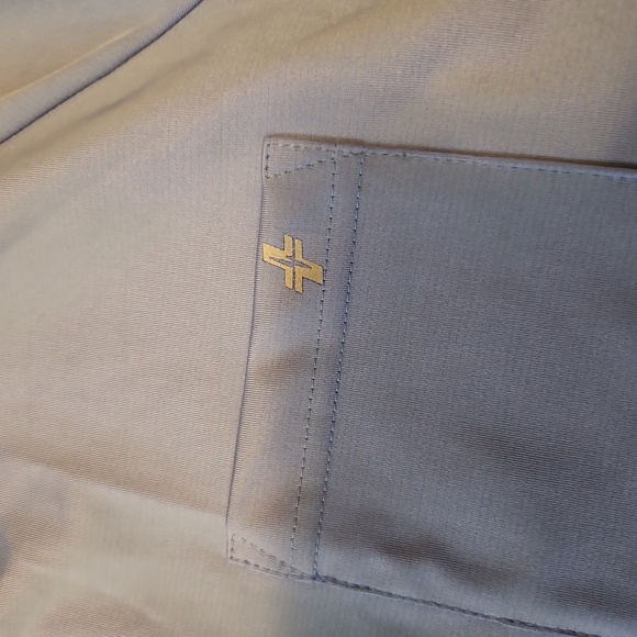 FIT scrubs top - Picture 3 of 4